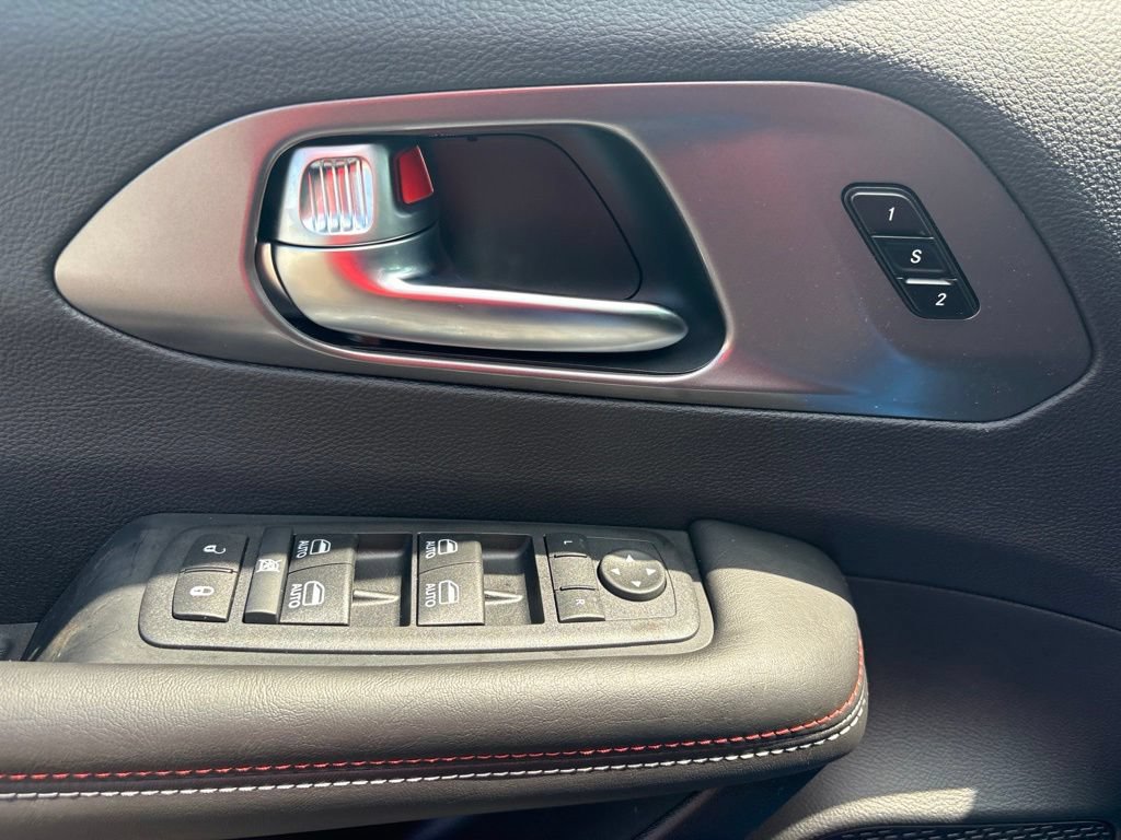 New 2027 Chrysler Pacifica Select FWD image 10