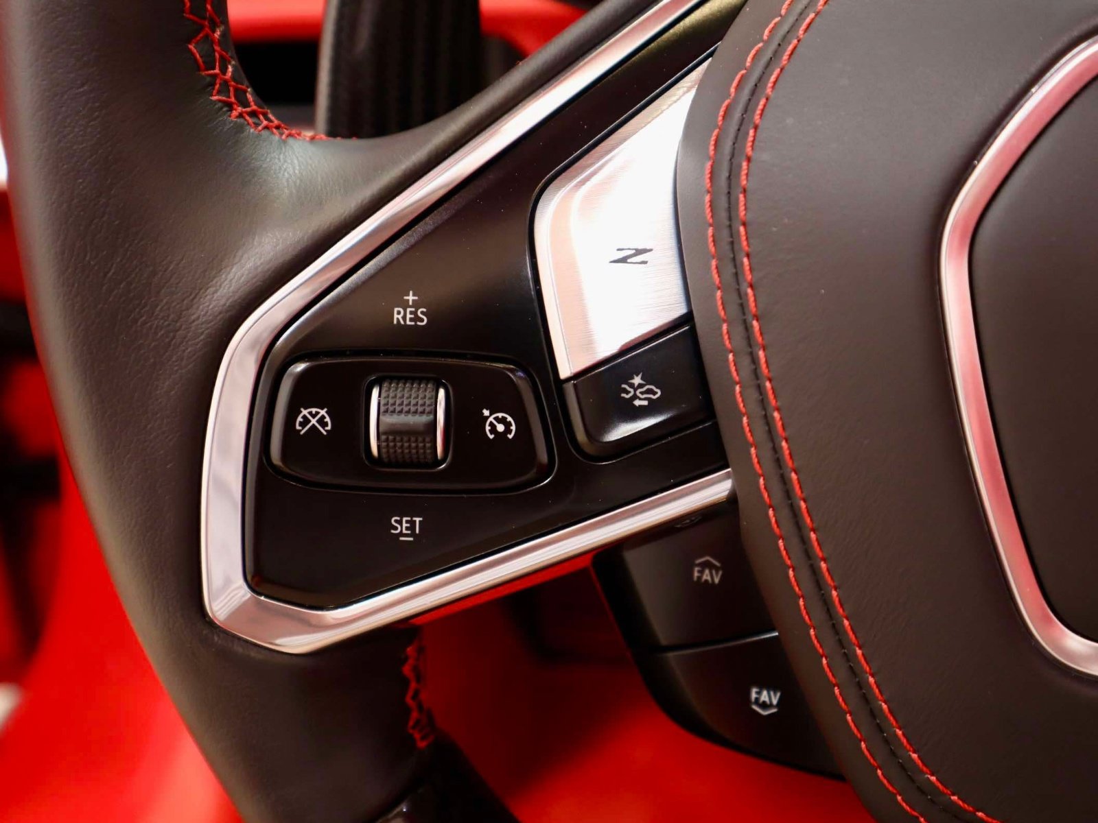 Used 2024 Chevrolet Corvette Z06 RWD image 25