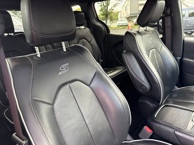 Used 2025 Chrysler Pacifica Limited FWD image 29