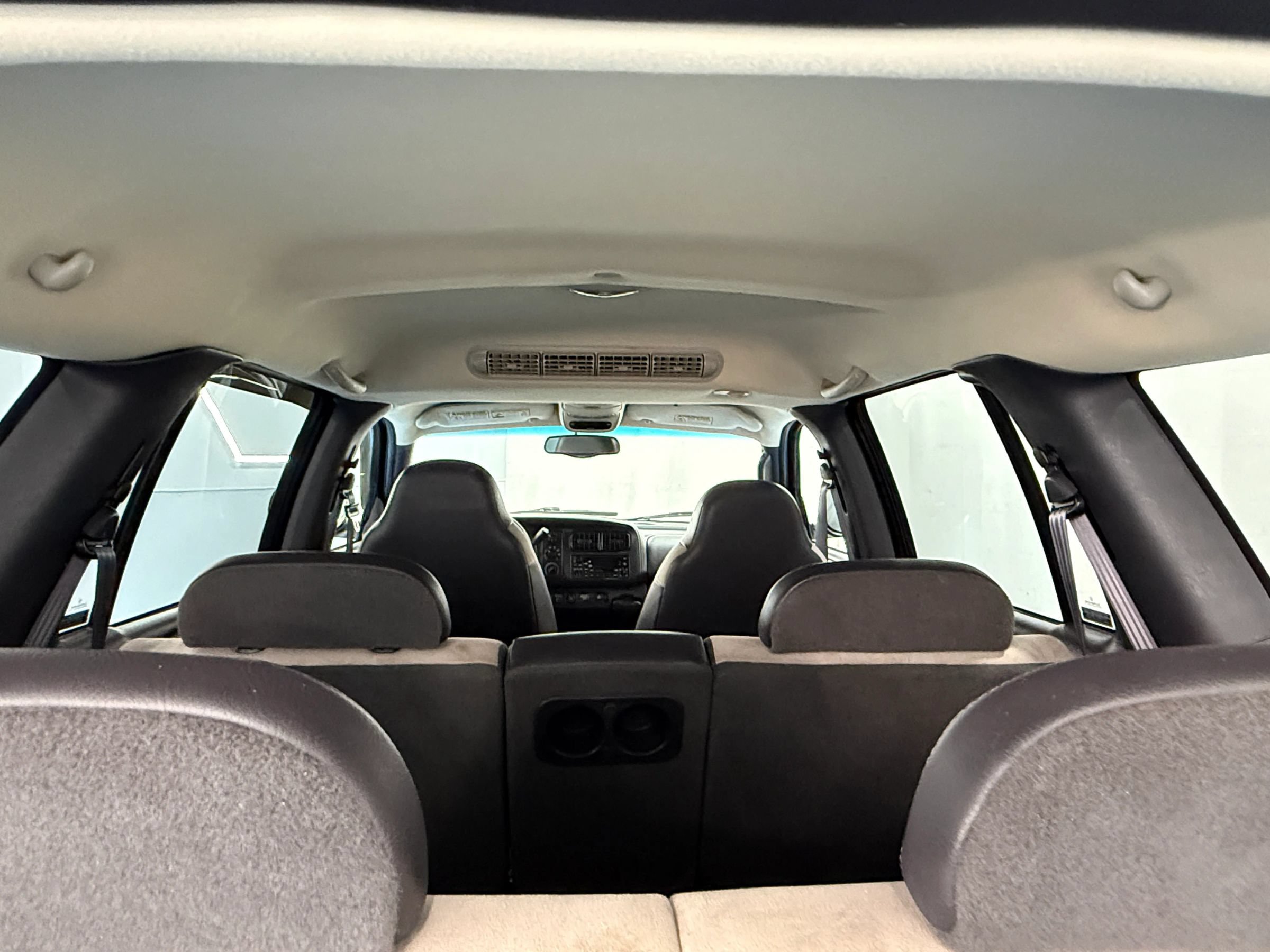 Used 2000 Dodge Durango 4WD image 43