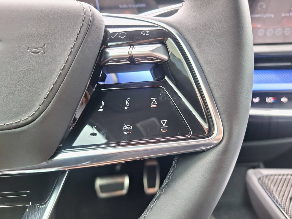 New 2026 Cadillac Optiq V AWD/4WD image 21