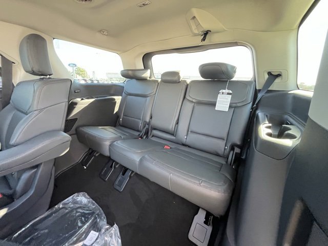 New 2025 Ford Expedition Active image 9
