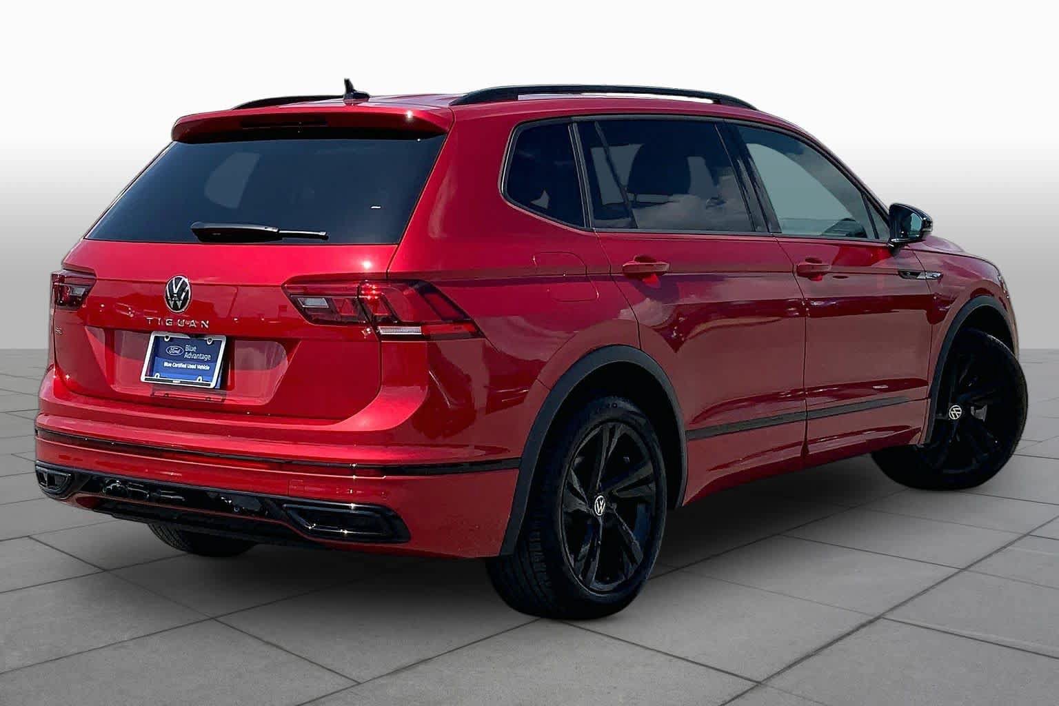Used 2024 Volkswagen Tiguan SE R-Line FWD image 12