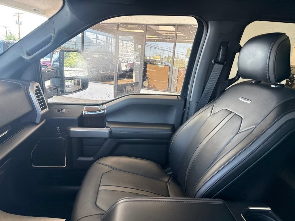 Used 2017 Ford F150 Platinum w/ Equipment Group 701A Luxury AWD/4WD image 26
