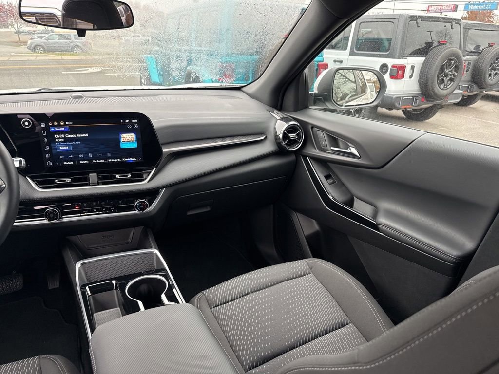 Used 2025 Chevrolet Equinox LT image 13