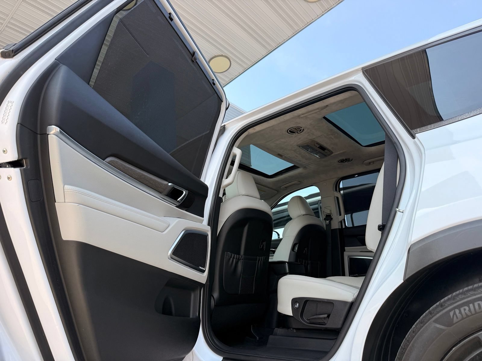 Used 2021 Kia Telluride SX w/ SX Prestige Package AWD/4WD image 22