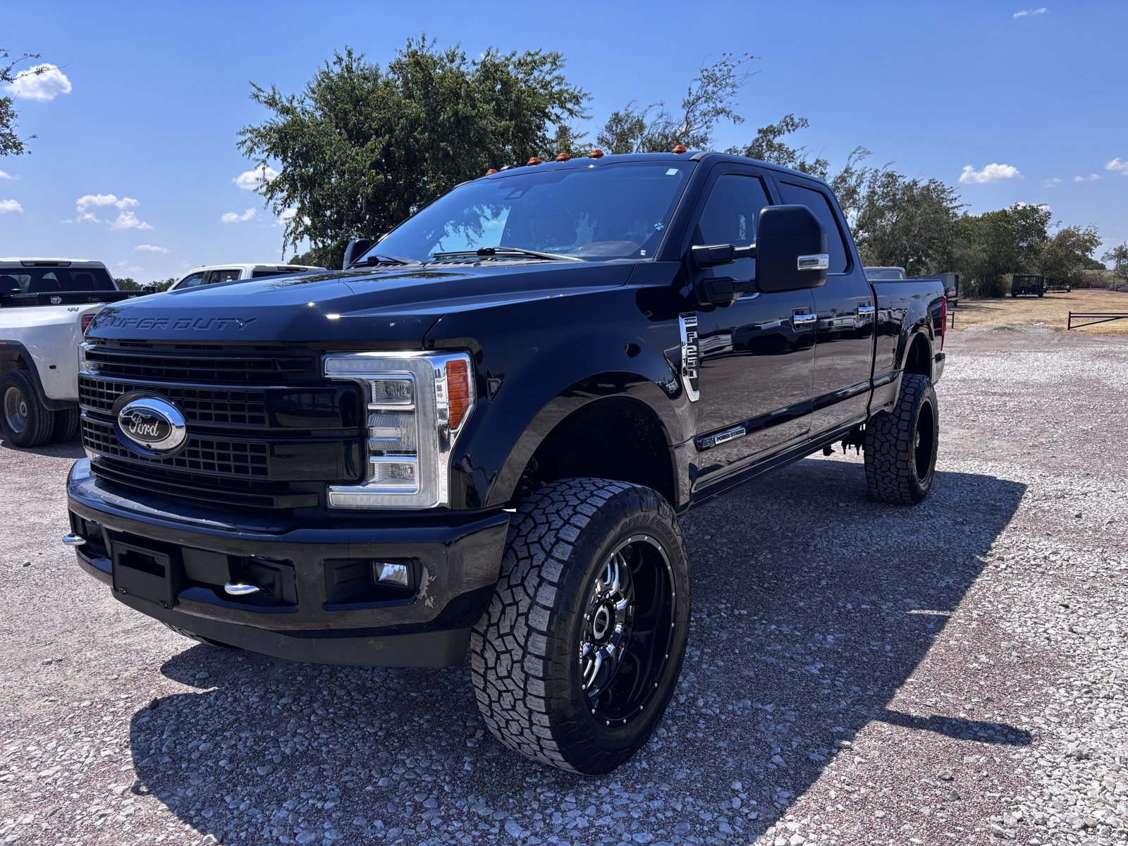 Used 2018 Ford F250 Platinum w/ Platinum Ultimate Package AWD/4WD image 1