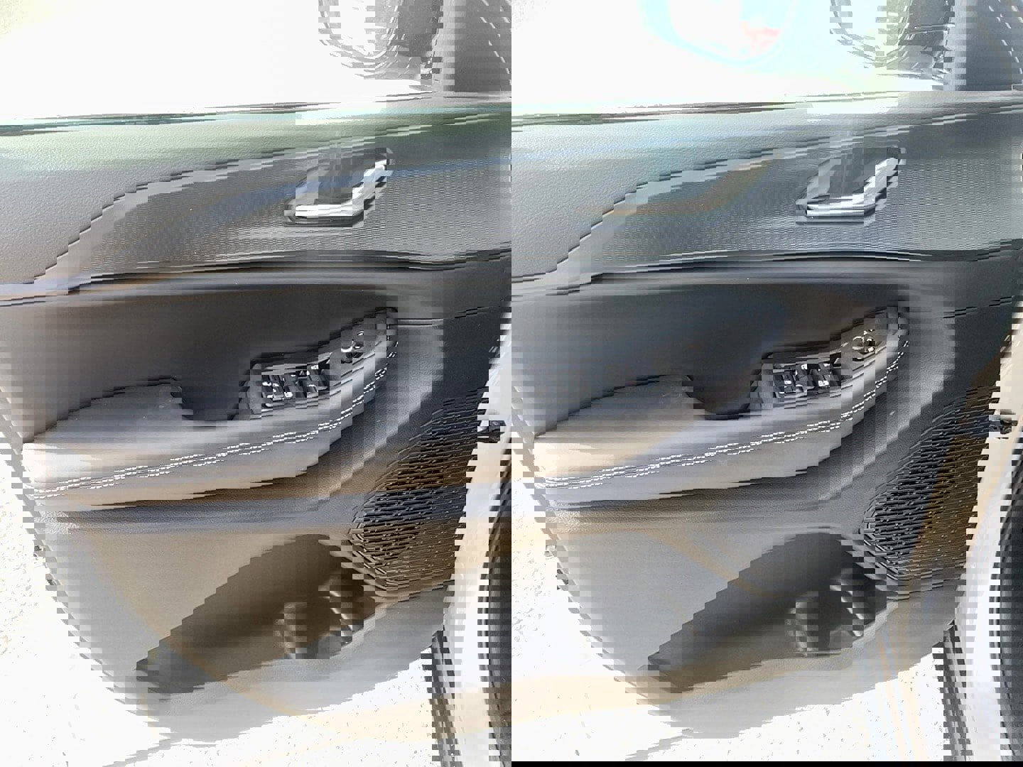 New 2025 Jeep Grand Cherokee L Altitude image 12