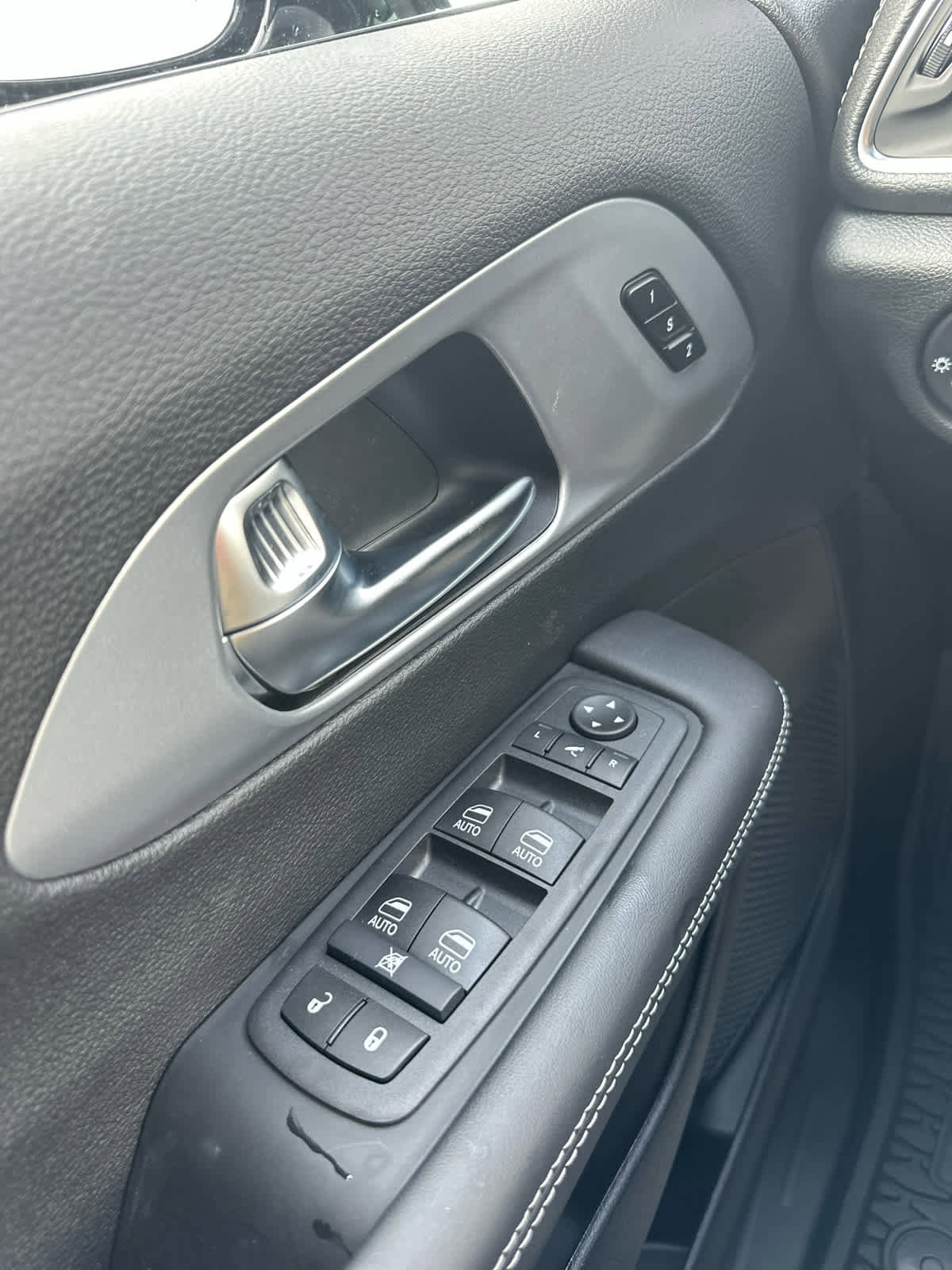 New 2026 Chrysler Pacifica Limited image 19