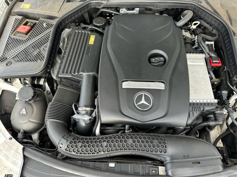 Used 2015 Mercedes-Benz C 300 4MATIC Sedan image 28