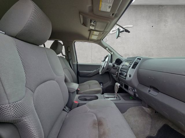 Used 2014 Nissan Frontier SV image 24