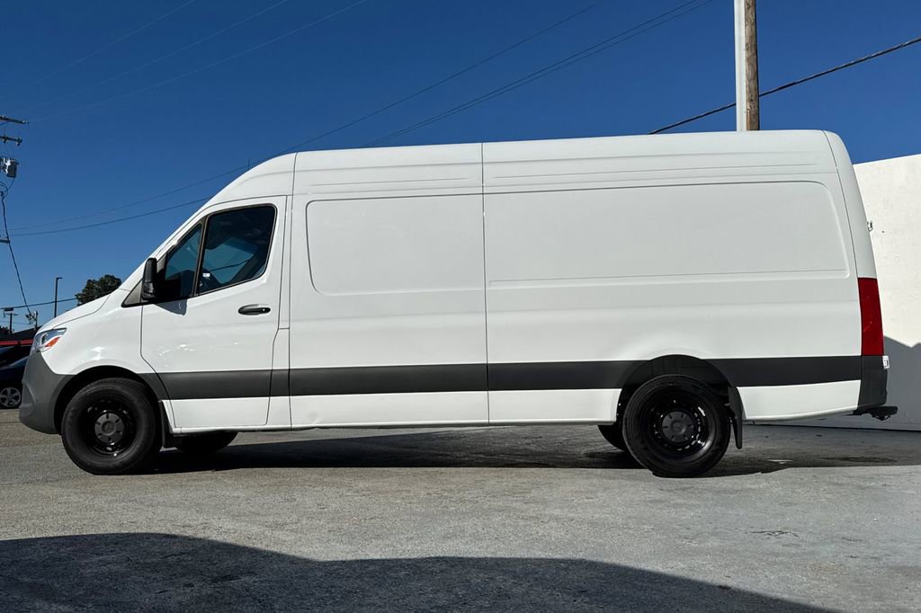 Used 2024 Mercedes-Benz Sprinter 2500 image 6