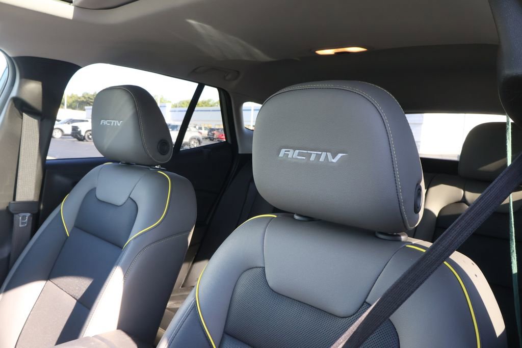 Used 2026 Chevrolet Trax ACTIV w/ Sunroof Package FWD image 10