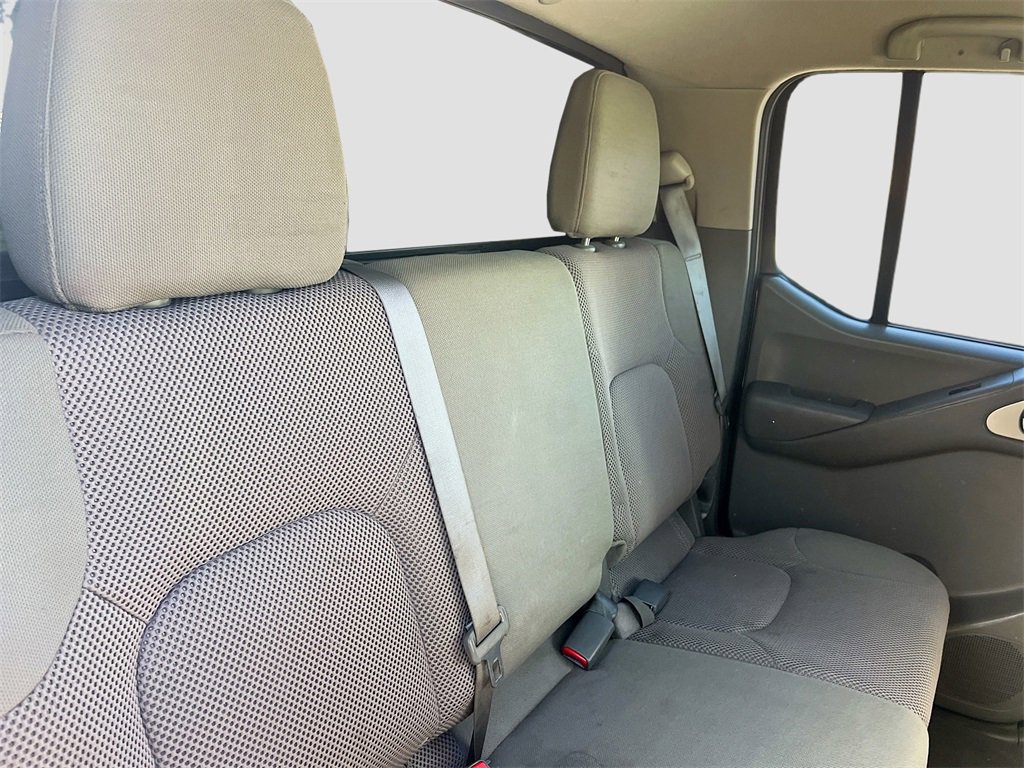 Used 2020 Nissan Frontier SV image 25