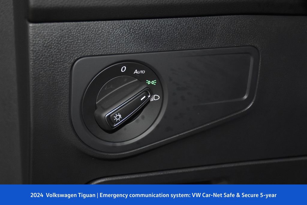 Used 2024 Volkswagen Tiguan SE R-Line image 9