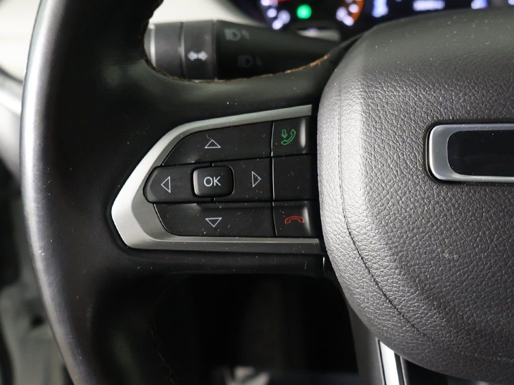 Used 2022 Jeep Compass Limited image 39