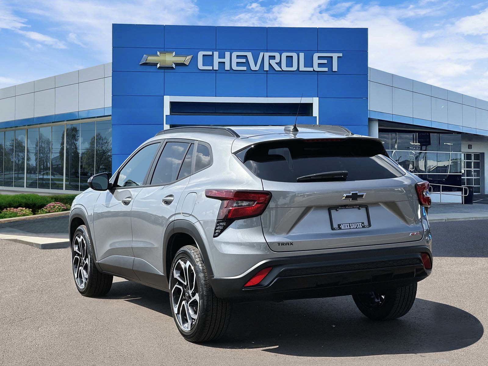 Certified 2024 Chevrolet Trax RS w/ Driver Confidence Package FWD image 3