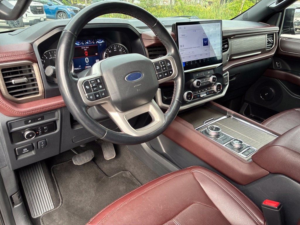 Used 2024 Ford Expedition Limited AWD/4WD image 15