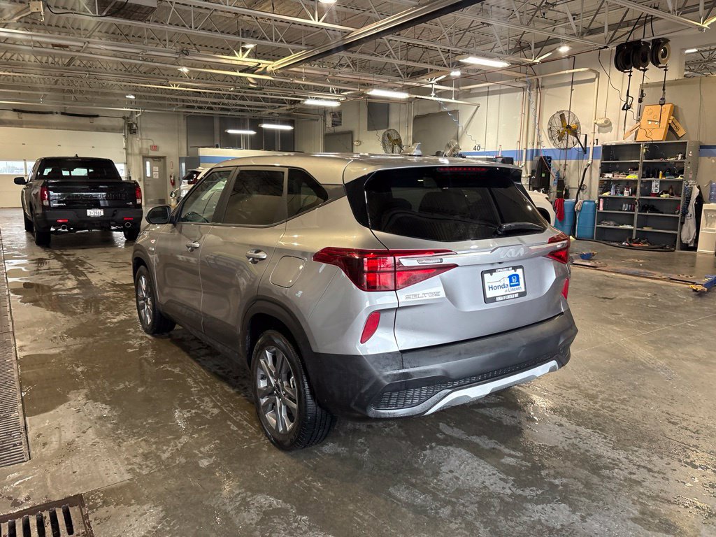 Used 2022 Kia Seltos LX AWD/4WD image 7
