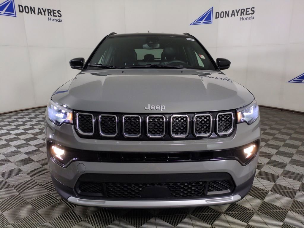 Used 2024 Jeep Compass Limited image 11