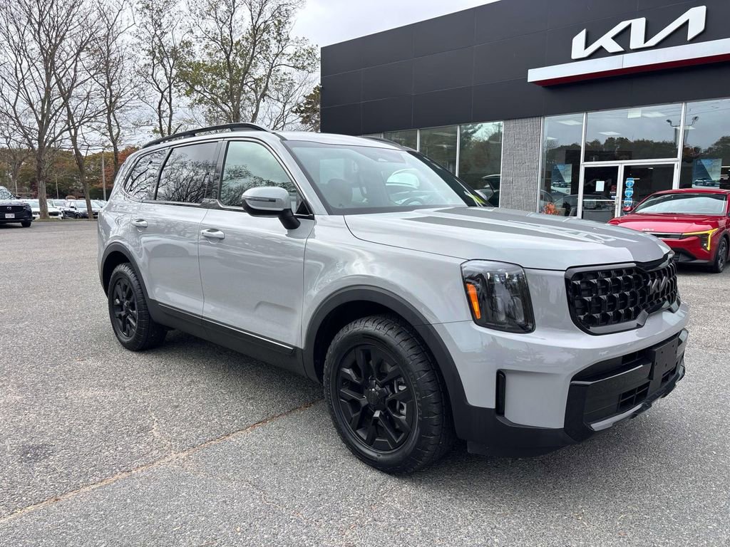 Used 2025 Kia Telluride AWD image 1