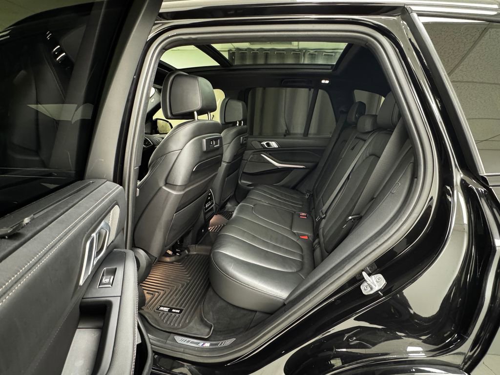 Used 2019 BMW X5 xDrive50i w/ M Sport Package image 12