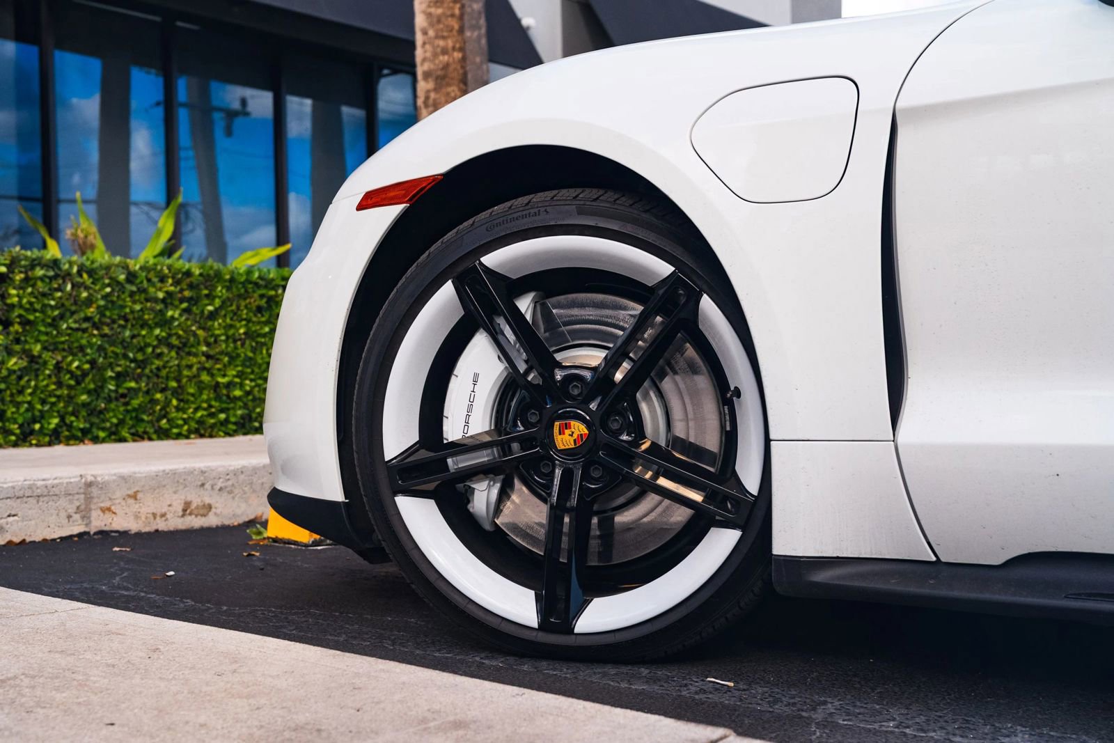 Used 2023 Porsche Taycan 4S AWD/4WD image 6
