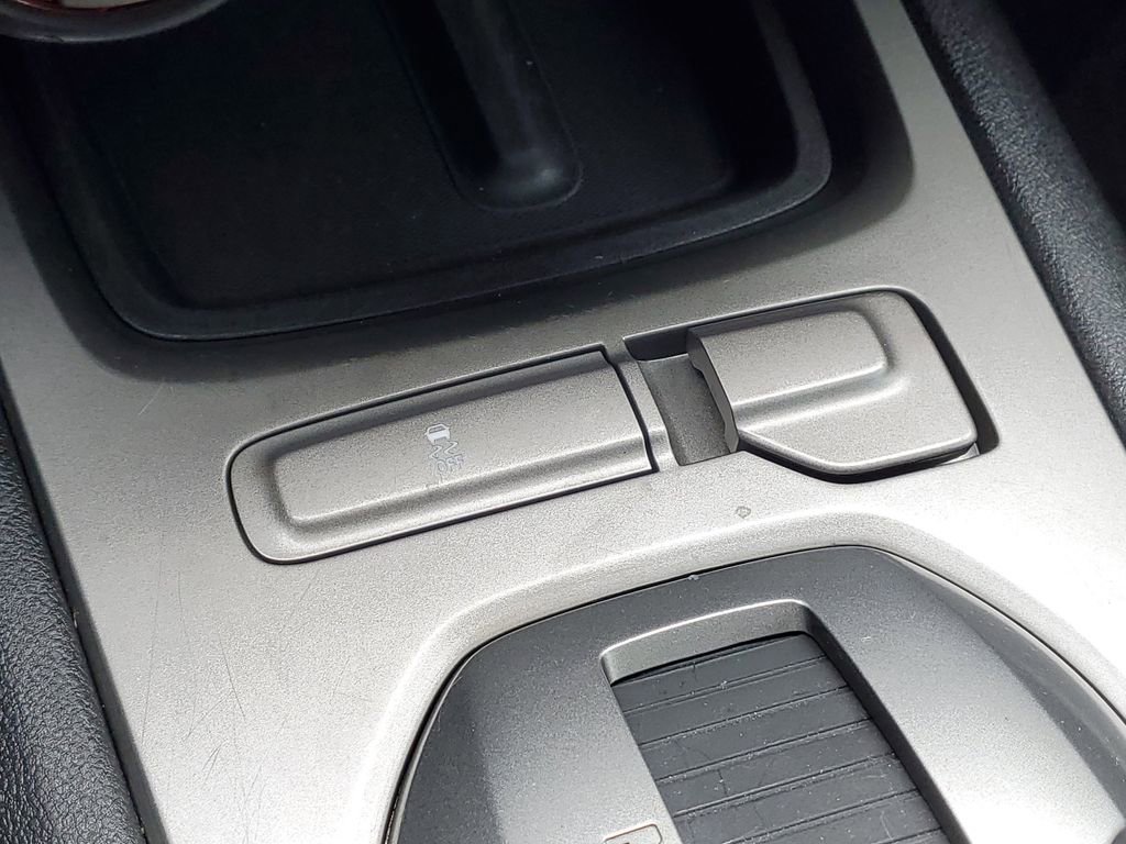 Used 2015 Chevrolet Camaro LT RWD image 17