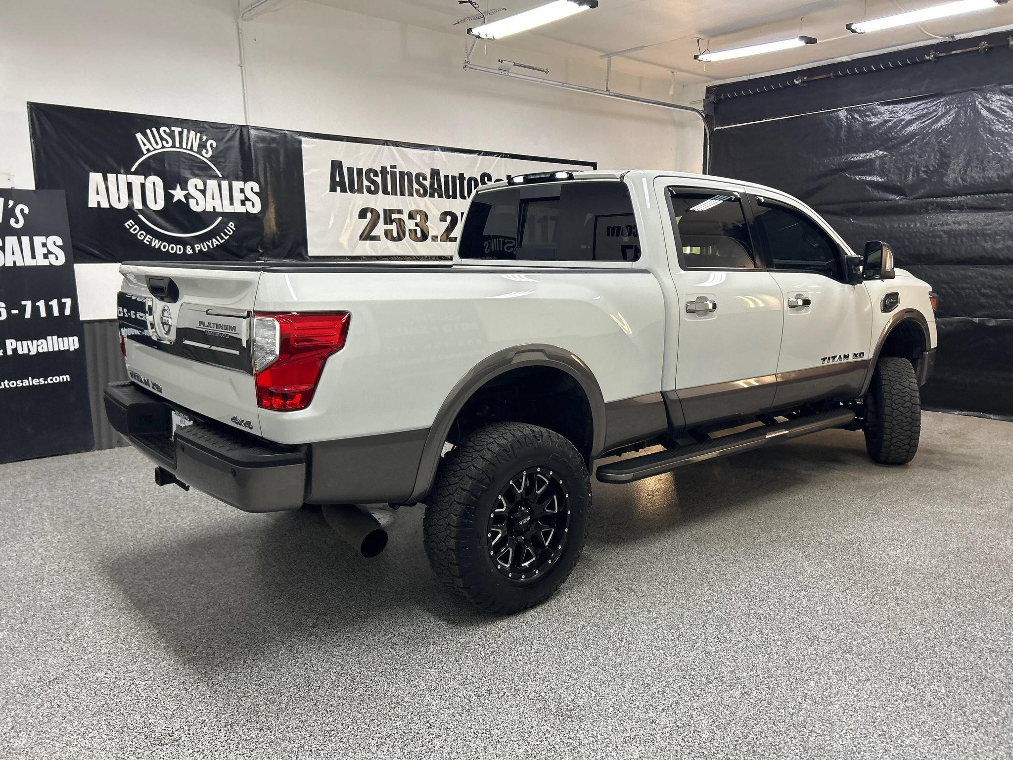 Used 2016 Nissan Titan Platinum Reserve AWD/4WD image 6