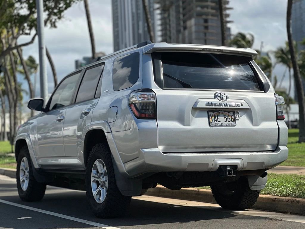 Used 2019 Toyota 4Runner SR5 image 3