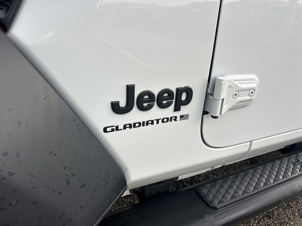 Certified 2024 Jeep Gladiator Sport image 19