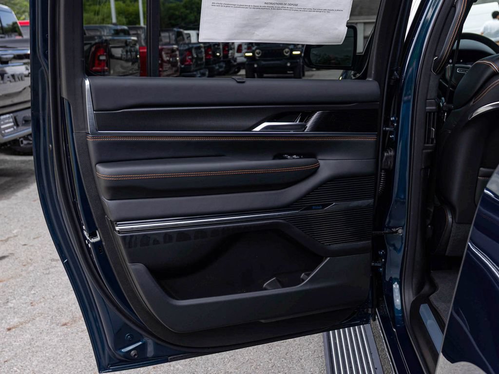 New 2026 Jeep Grand Wagoneer L Summit AWD/4WD image 13
