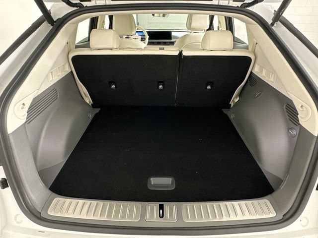 New 2026 Genesis GV60 RWD image 25