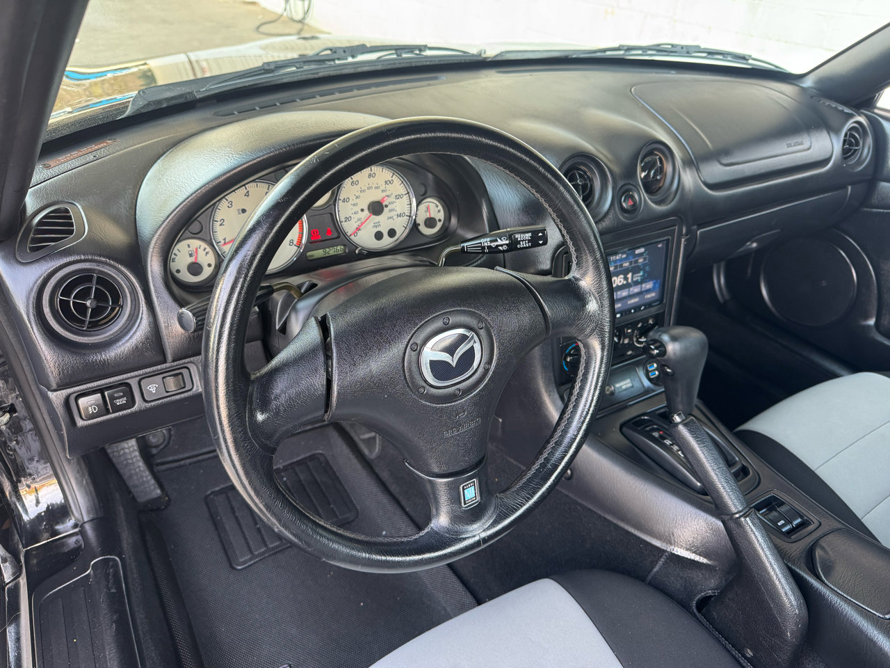 Used 2002 MAZDA MX-5 Miata image 16