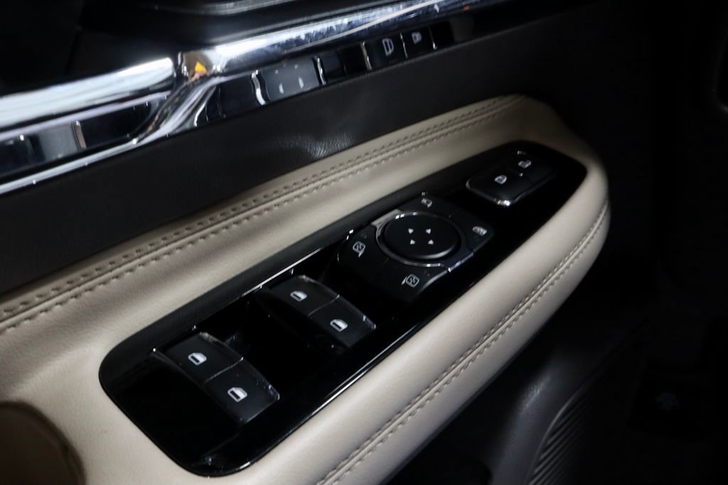 Used 2022 Lincoln Corsair Standard w/ Premium Package image 27