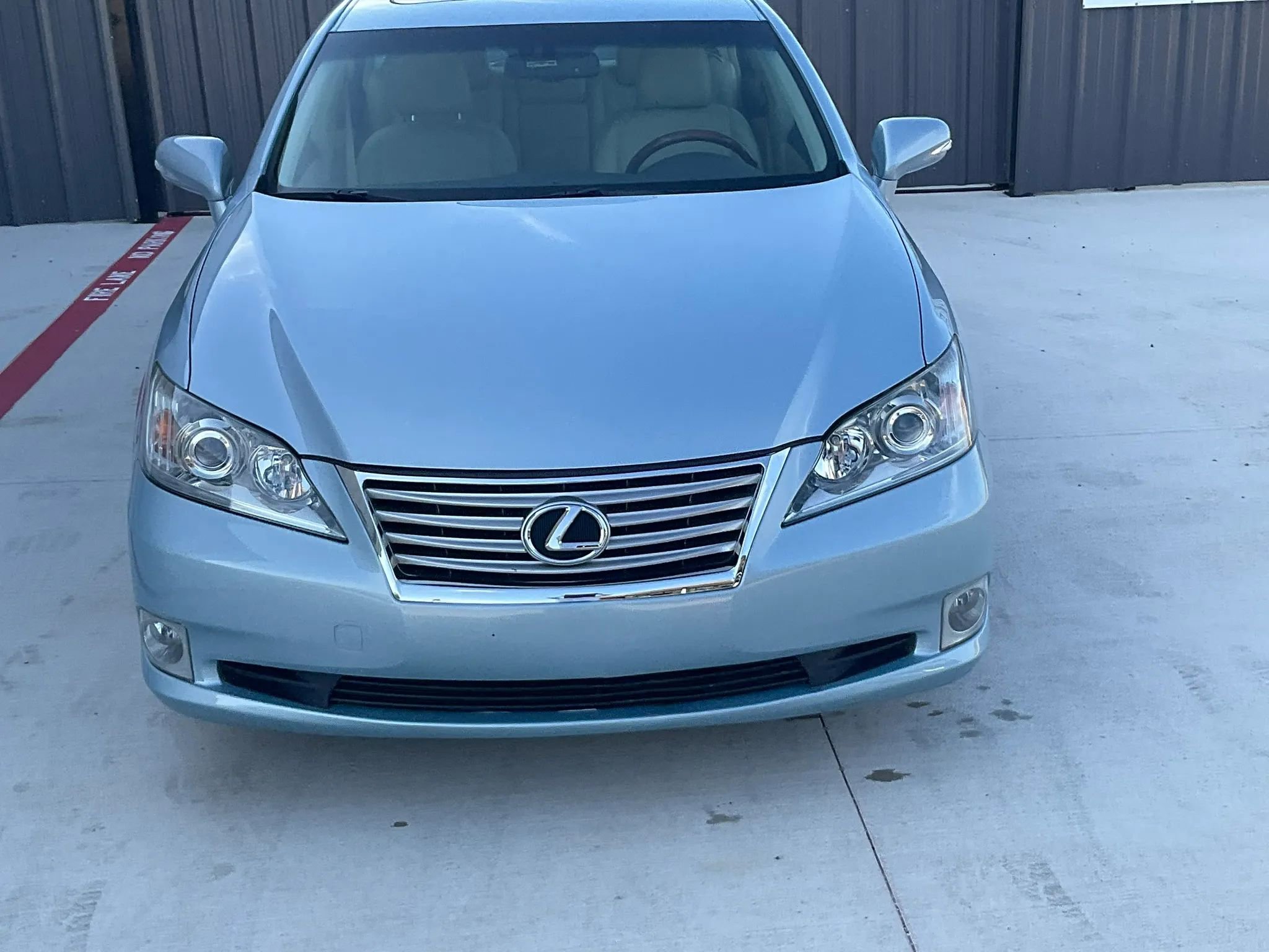 Used 2011 Lexus ES 350 FWD image 2