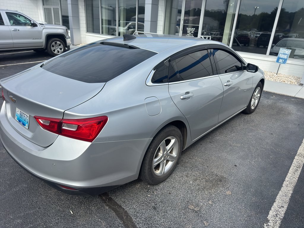 Used 2021 Chevrolet Malibu LS FWD image 4