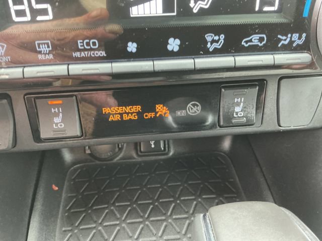 Used 2022 Toyota RAV4 XLE Premium image 42