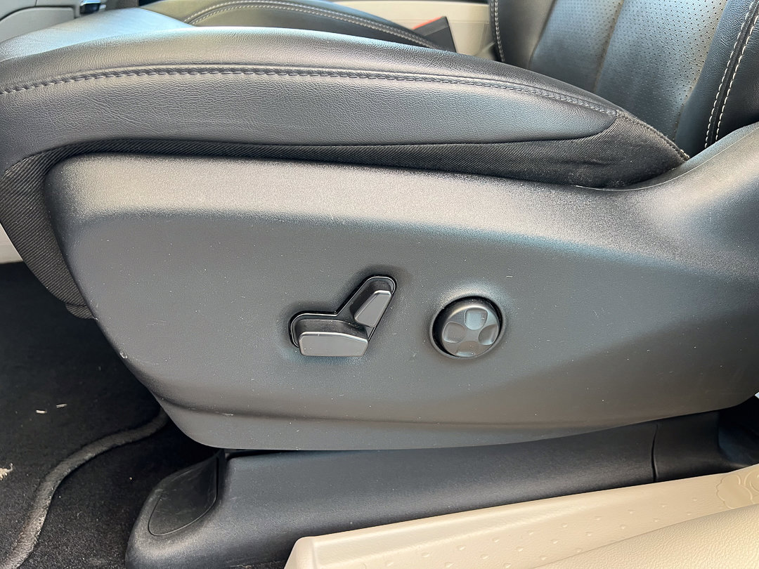 Used 2024 Chrysler Pacifica Touring-L image 20