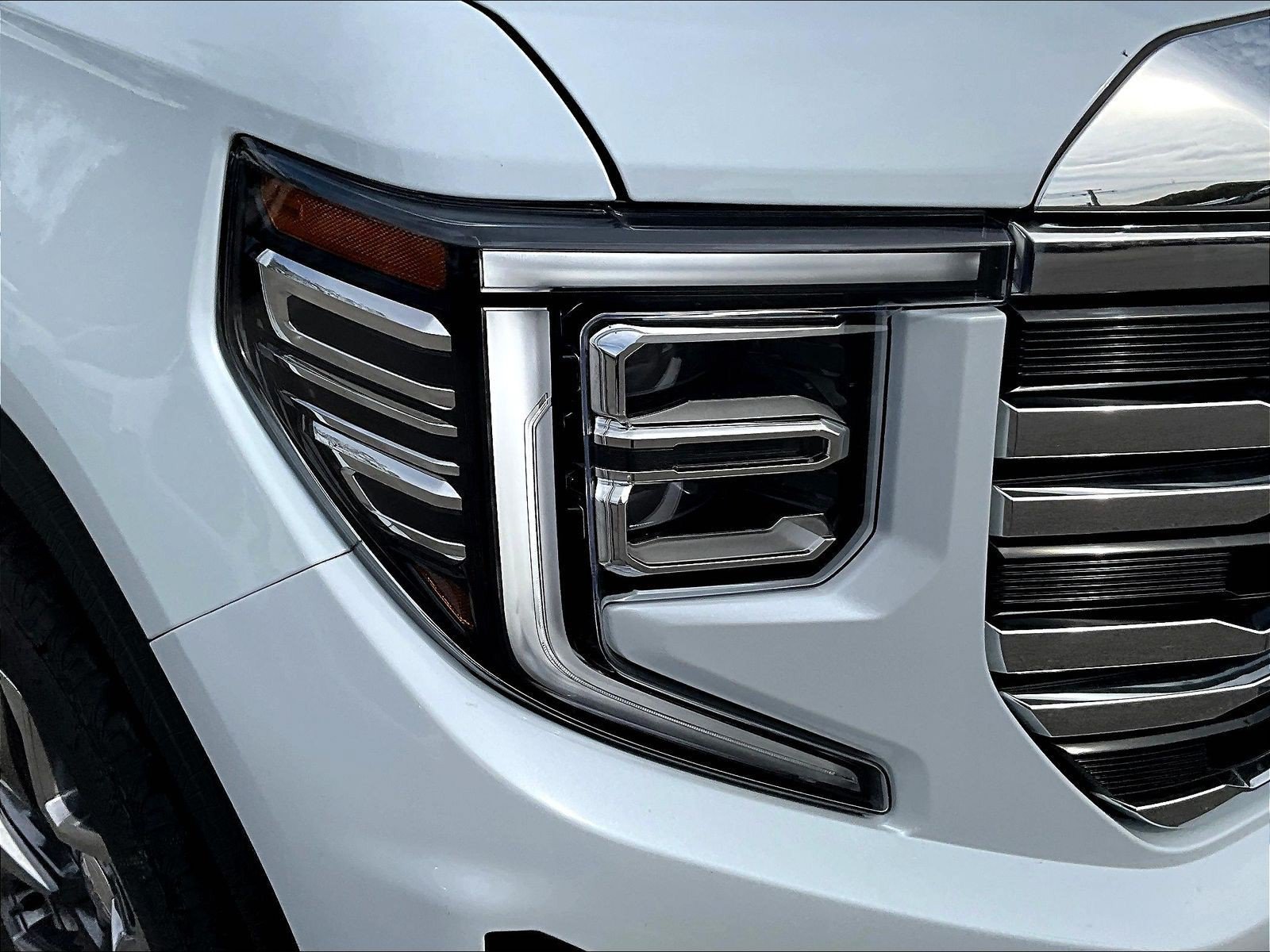 New 2026 GMC Sierra 1500 SLT w/ SLT Premium Plus Package AWD/4WD image 8