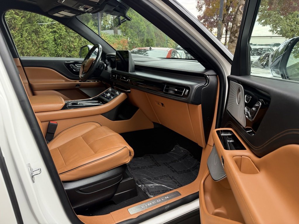 Used 2022 Lincoln Aviator Black Label w/ Dynamic Handling Package image 15