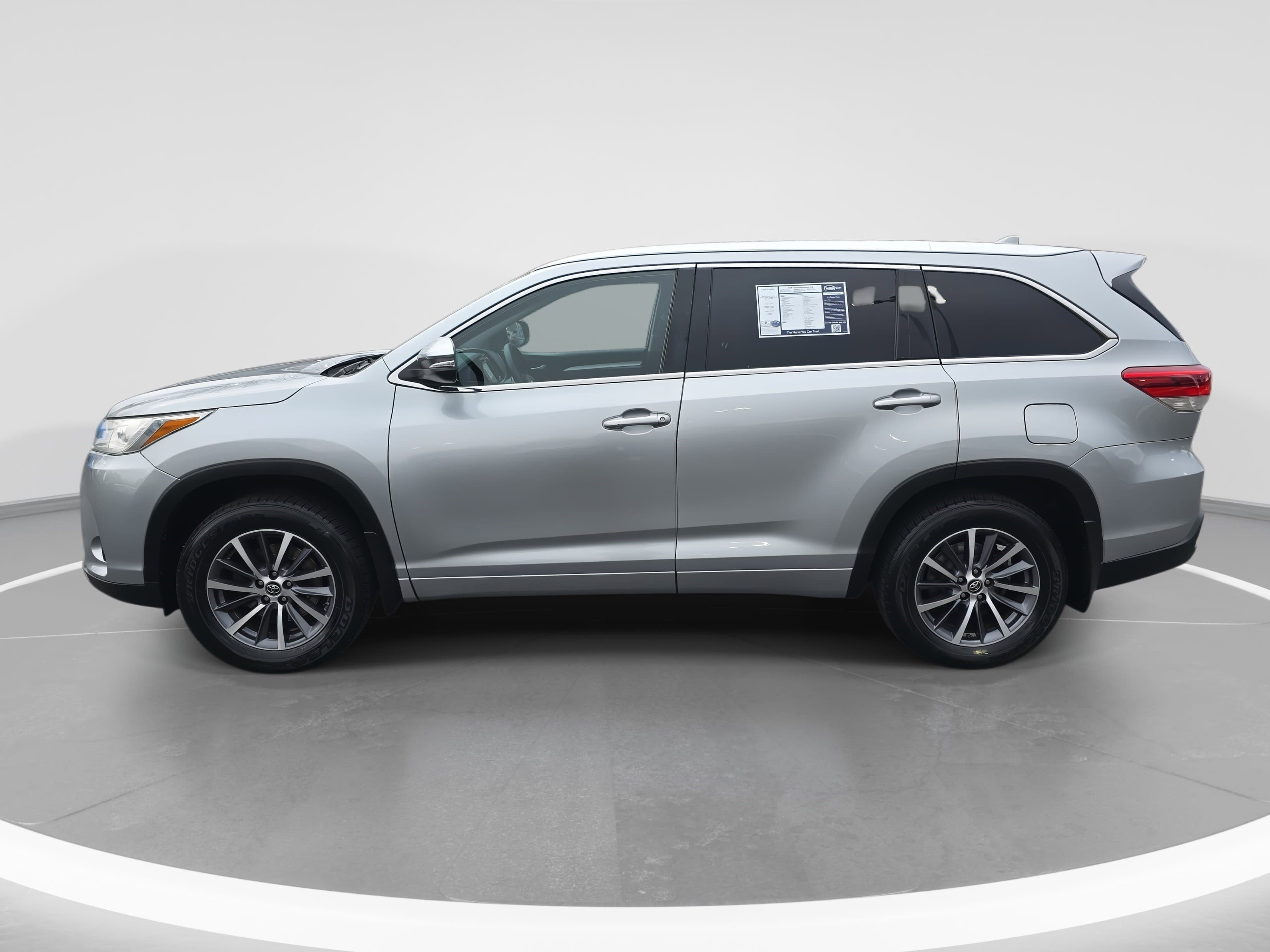 Used 2018 Toyota Highlander XLE image 8