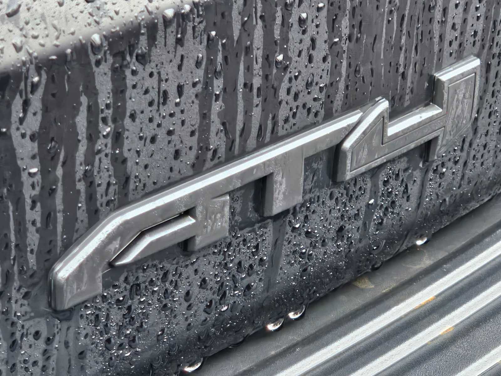 Used 2021 GMC Yukon AT4 image 4