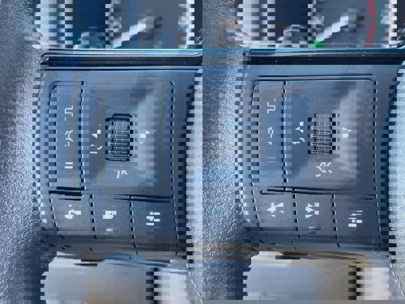 Used 2023 Nissan Rogue SV image 17