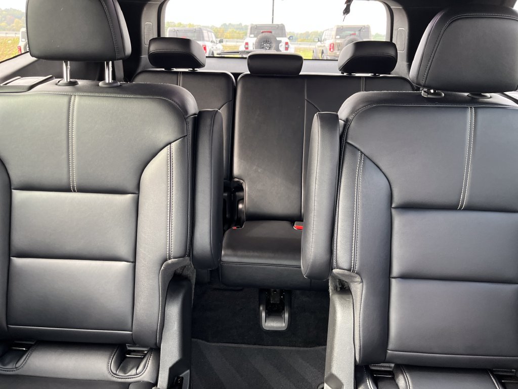 Used 2026 GMC Acadia Elevation w/ Elevation Premium Package FWD image 20
