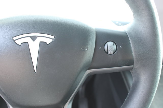 Used 2024 Tesla Model Y Long Range RWD image 14