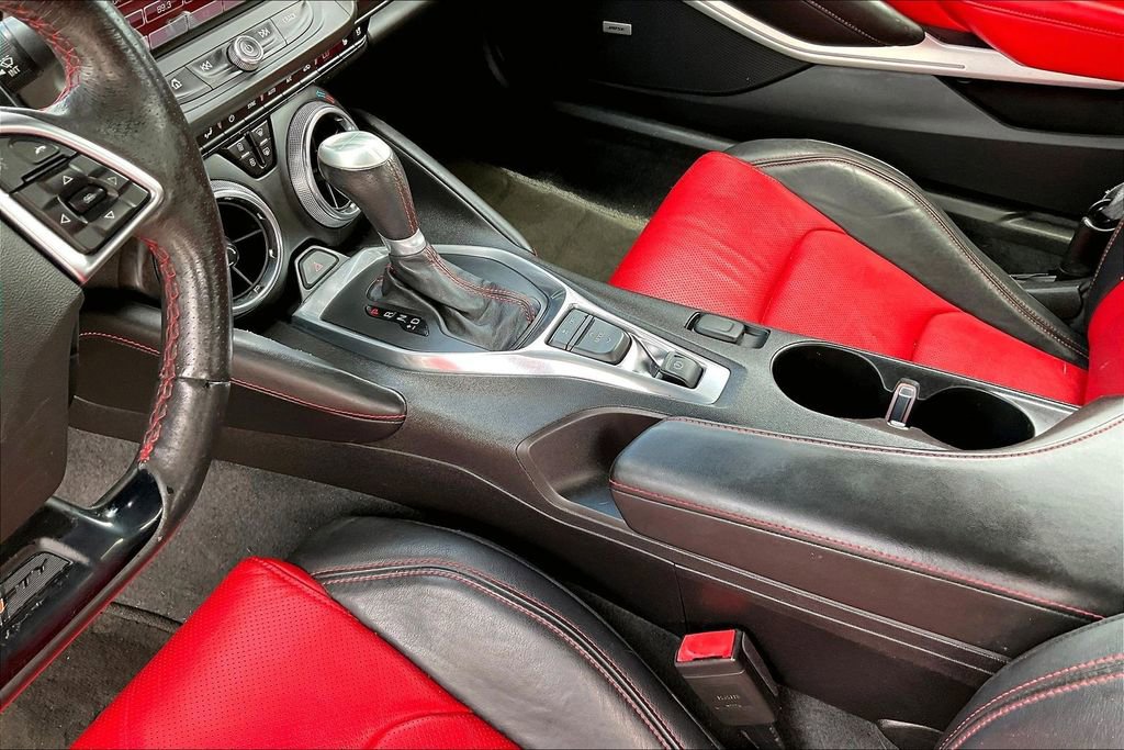 Used 2017 Chevrolet Camaro LT RWD image 13