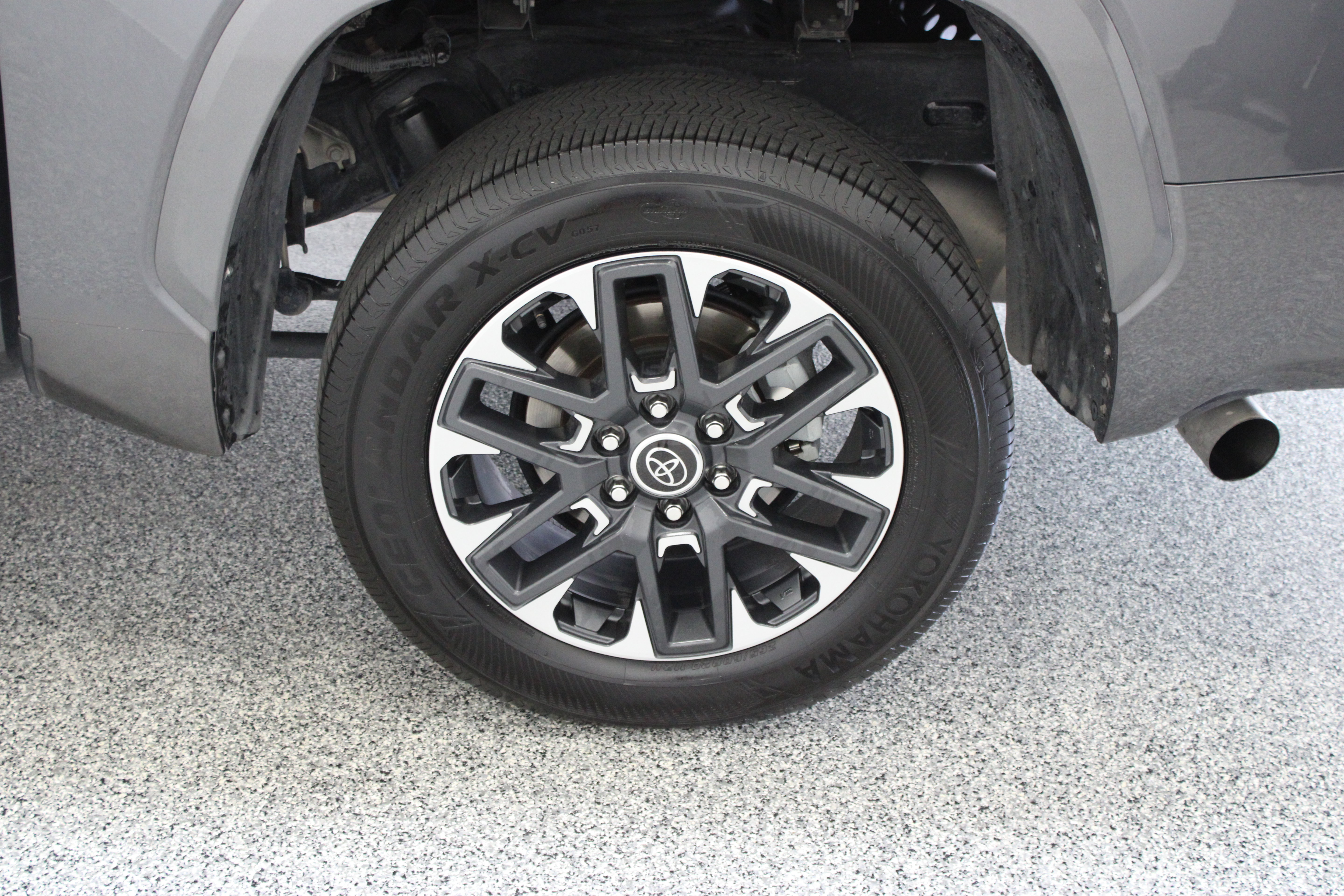 Used 2024 Toyota Tundra Limited AWD/4WD image 11