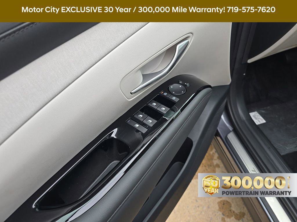 New 2025 Hyundai Tucson Limited image 13
