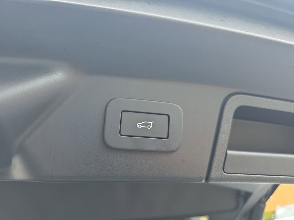 New 2026 Land Rover Range Rover Velar S image 14